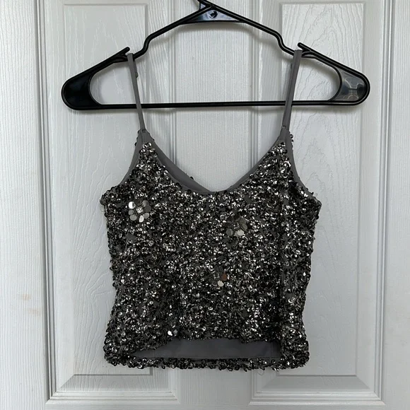 Sequence cropped tank - Picture 2 of 2